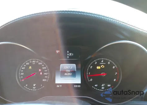 2015 Mercedes-Benz C 300 4Matic/Luxury 4Matic/Sport 4Matic z USA, uszkodzony, nr VIN 55SWF4KB2FU087424